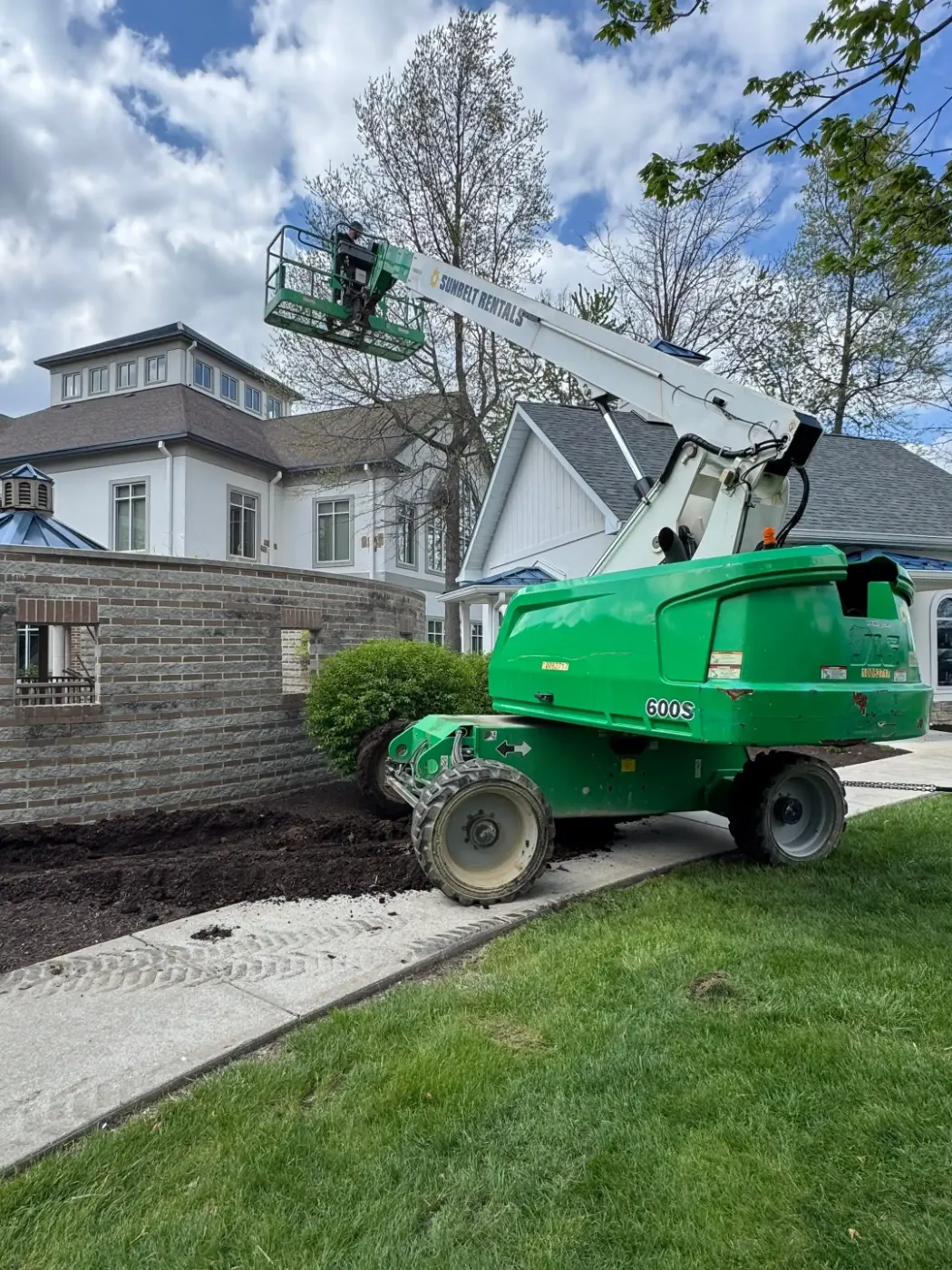 Manufacturer-certified roof installation in Keystone Crossing
